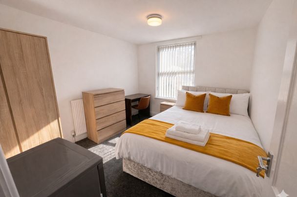 5 Bed Terraced House, Oakfield Road, L4 - Photo 1