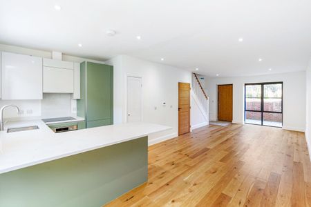 26 The Droveway - Photo 3