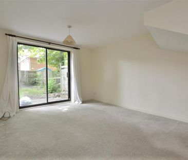 2 bedroom terraced house to rent - Photo 4
