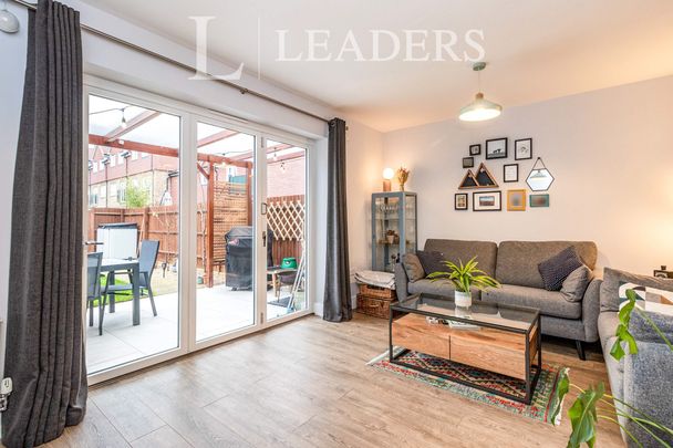 4 bedroom house to rent Langdale Terrace, Ambleside Avenue, Walton-on-Thames, KT12 - Photo 1