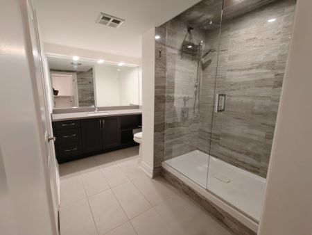 For Lease - 55 Harbour Square Unit# 512, Toronto, Ontario - Photo 3