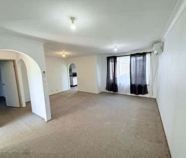 FAMILY HOME, IDEAL LOCATION, QUIET CUL-DE-SAC LIVNG - Photo 5