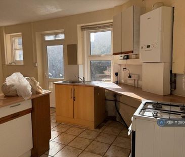 2 bedroom semi-detached house to rent - Photo 6