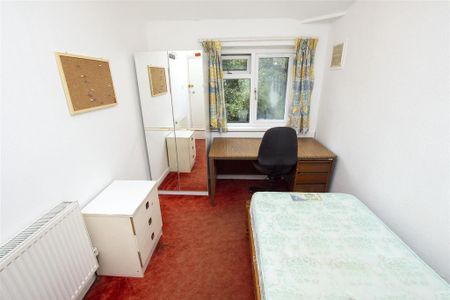 6 bedroom house to rent - Photo 3