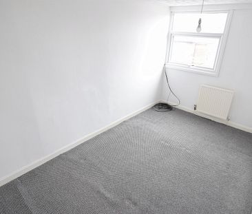 To Let 3 Bed Maisonette - Photo 4