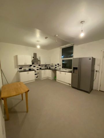 4 Bed Semi-Detached House, Nixon Avenue, LS9 - Photo 4