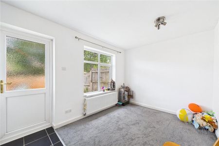 3 bedroom terraced house to rent - Photo 2