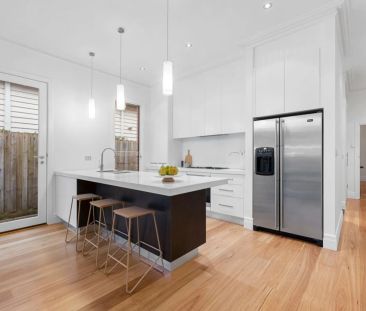 Immaculate 2-Bedroom Home in Prime Camberwell Location - Photo 5