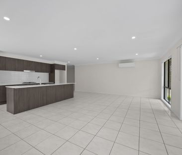 111 Benezet St, Augustine Heights QLD 4300 - House For Rent | Domain - Photo 5