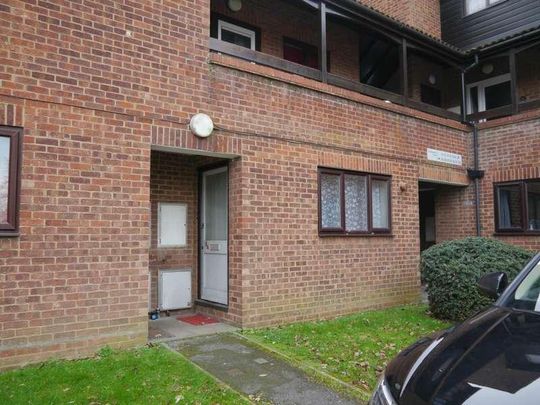 Wordsworth Court, Hatfield, AL10 - Photo 1