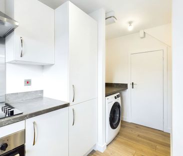 3 Bedroom - Photo 4