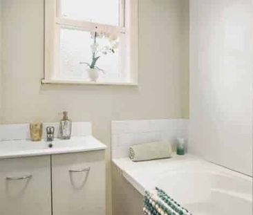 Family Friendly in Hamilton East - Photo 5