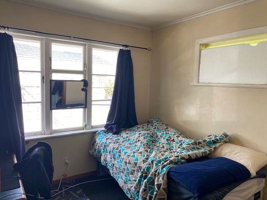 24 Mabey Road, Avalon - Photo 1