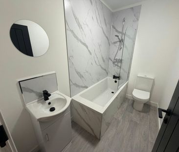 Flat to rent on - Photo 5