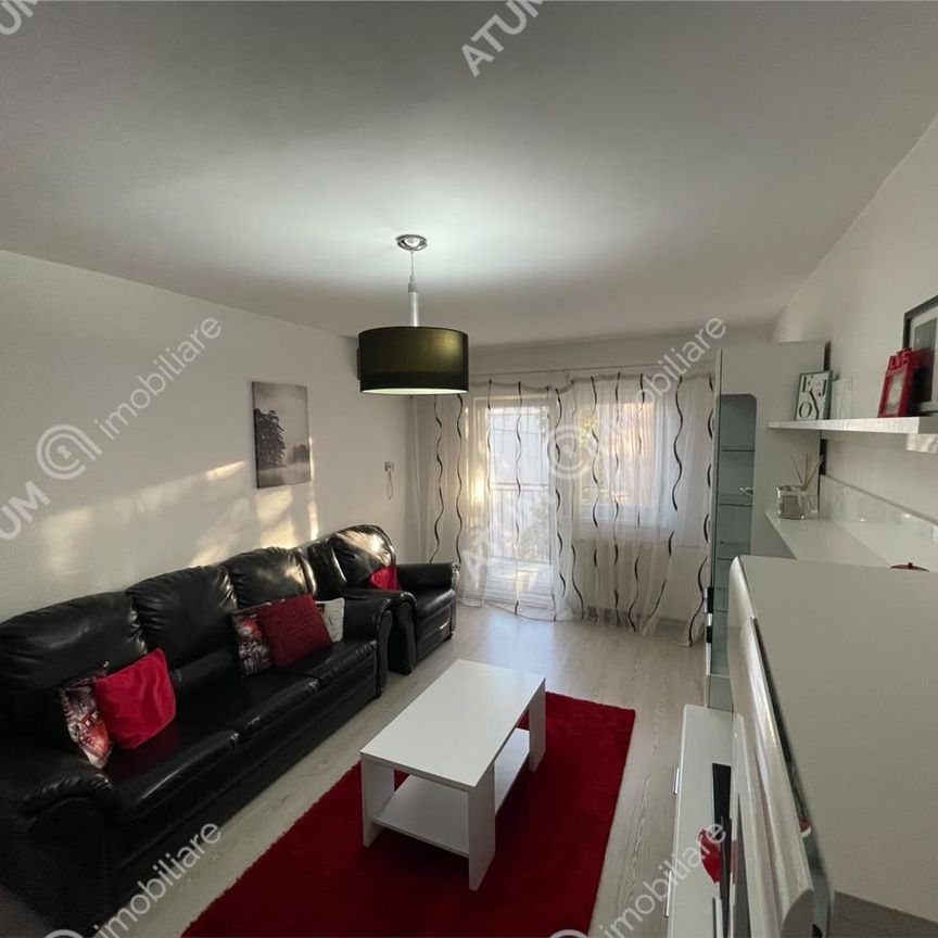 De inchiriat apartament cu 3 camere decomandate si balcon in zona centrala a orasului Sibiu - Fotografie 1