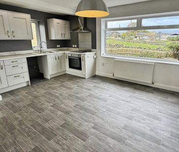 2 bedroom end of terrace house to rent - Photo 2