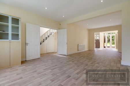4 bedroom semi-detached house to rent - Photo 2