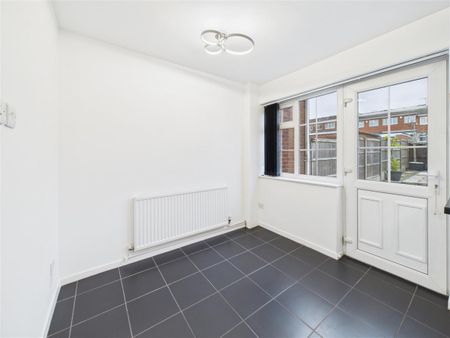 2 bedroom Town house to rent - Photo 5