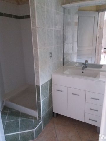 Sur la commune de NYONS (26) un T3 de 52 m² au 1er étage. - Photo 5