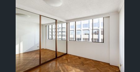 The Diplomat | Amazing Entertainer - Photo 3