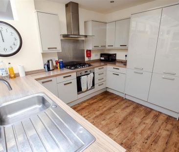 6 bedroom house to rent - Photo 1