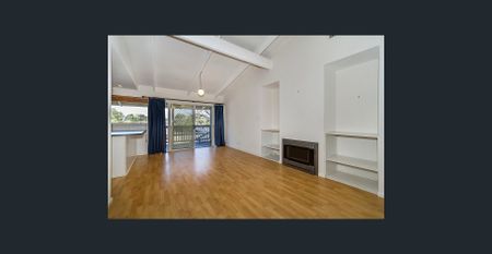 LARGE 3 BEDROOM FAMILY HOME WITH STUNNING VIEWS - Photo 2