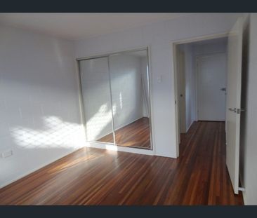 3/13 Westbourne Street, Highgate Hill, Qld 4101 - Photo 2