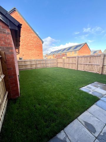 3 bedroom detached house to rent - Photo 3