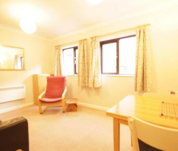 1 bedroom flat to rent - Photo 2