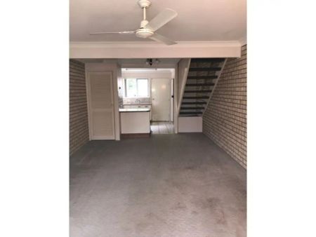 5/16 Lindsay Street, Bundamba QLD 4304 - Photo 3