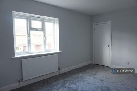 2 bedroom terraced house to rent - Photo 3