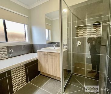 Move in before Christmas!! - Photo 5