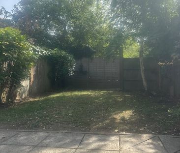 Room in a Shared Flat, Bowen Drive, SE21 - Photo 1
