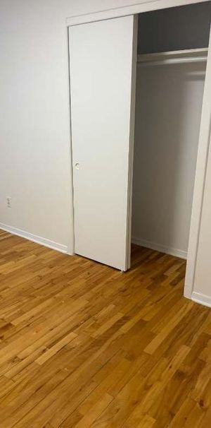 Beau 4½ à louer – Rue de Brest, Laval Disponible dès maintenant – 1450 $/mois (valeur de 1580 $/mois avec 1 mois gratuit) Bail d’un an - Photo 1