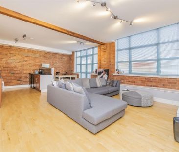 2 bed Apartment To Let - Photo 4