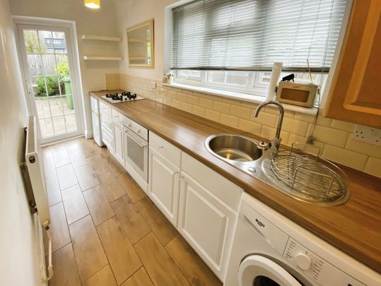 Corbets Tey Road, Upminster, RM14 - Photo 1