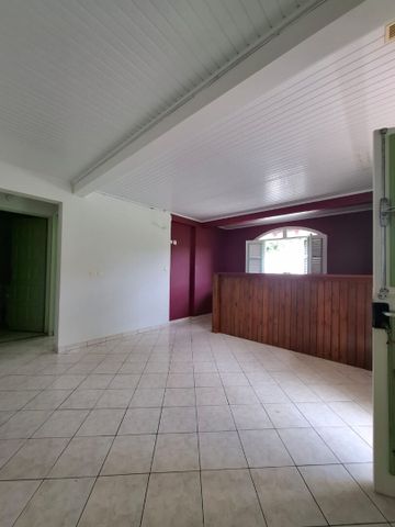 Appartement T2 Saint-Joseph à louer - Photo 2