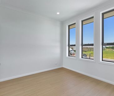 Newly Completed 4 Bedroom Home - Ducted Air Con, Alfresco & Garage - Photo 1