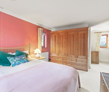 6 bedroom detached house to rent - Photo 1