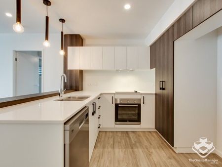 Break Lease - 3 bed 2 bath - balcony avail 24/12/2025 - Photo 2