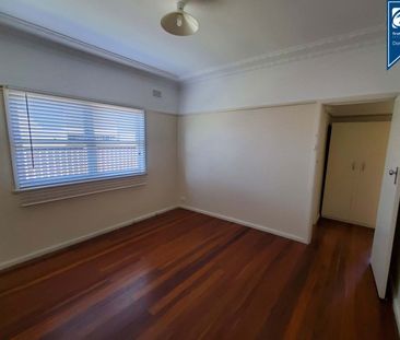 9 Bradshaw Avenue, 2170, Moorebank Nsw - Photo 2