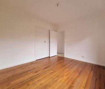 2 Bedroom Unit - Walk to Central Clayton - Photo 2