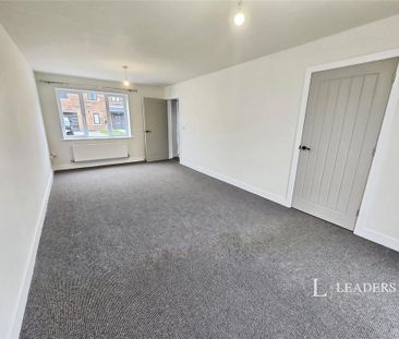 3 bedroom semi-detached house to rent - Photo 3