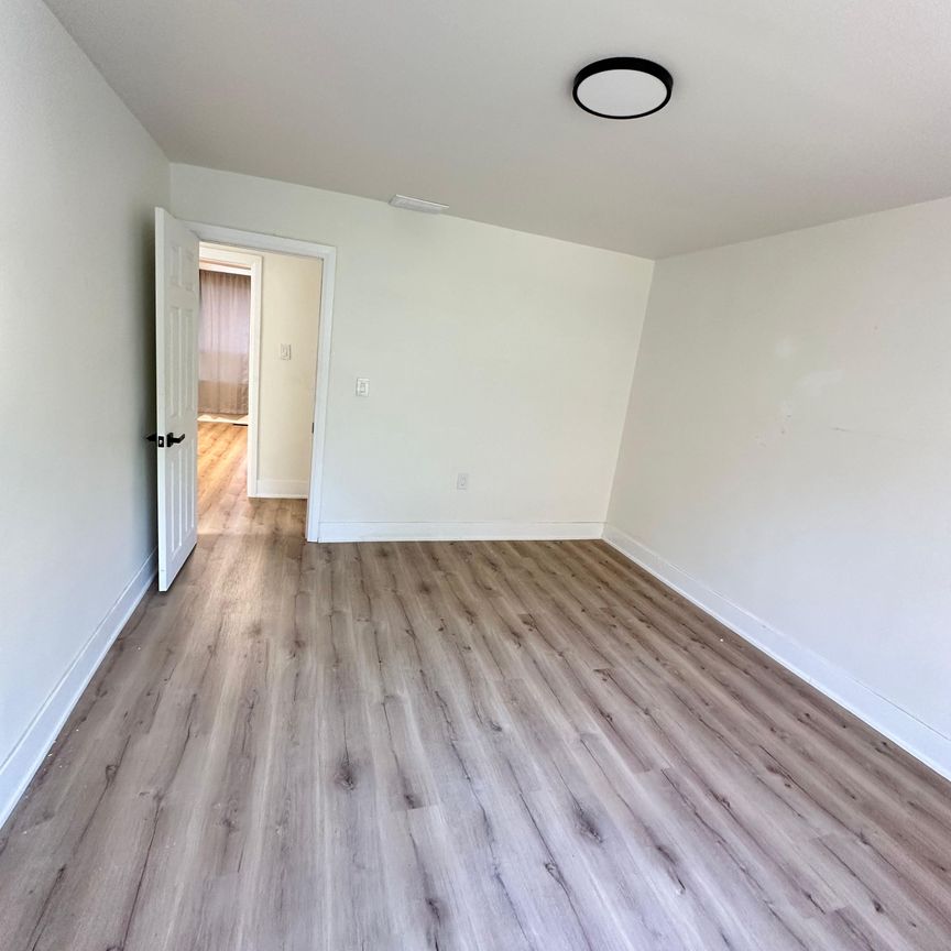 For Lease - 175 Park Road, Oshawa, Ontario - Photo 1