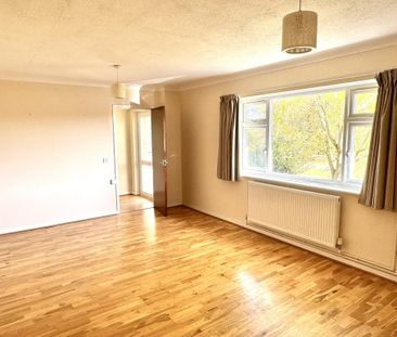 3 bedroom detached bungalow to rent - Photo 2