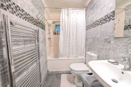 Horns Lane - Photo 5