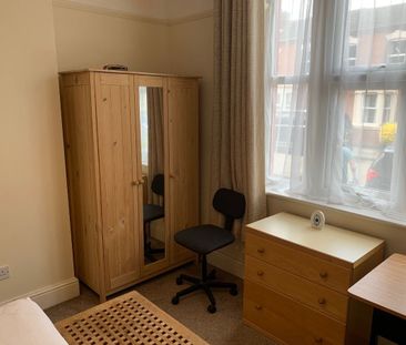 4 bedroom house - Photo 1