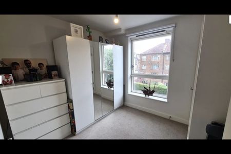 2 Bed Flat, Station Road, N11 - Photo 2