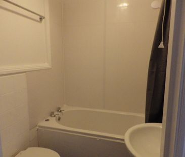 Studio Flat, Tremona Court, SO16 - Photo 5