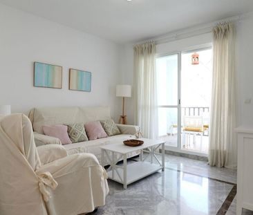 Middle Floor Apartment in Puerto Banús - Photo 2